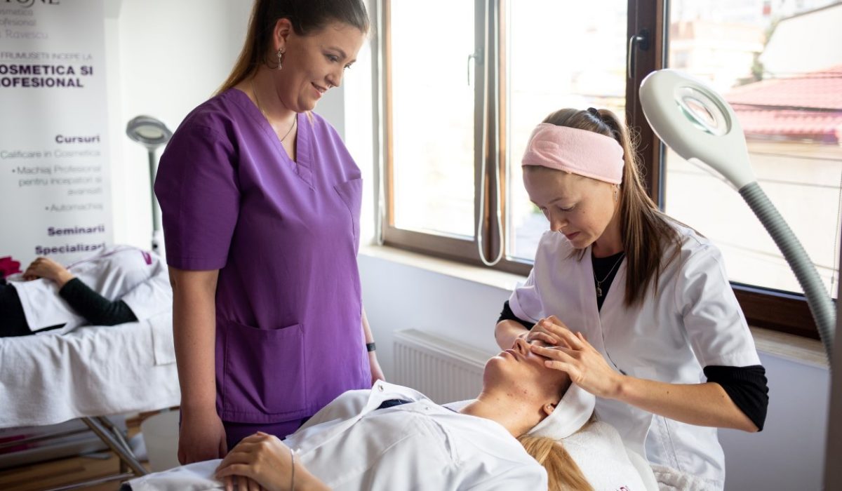 Cursuri de cosmetica cu produse Bruno Vassari, primul pas catre succes