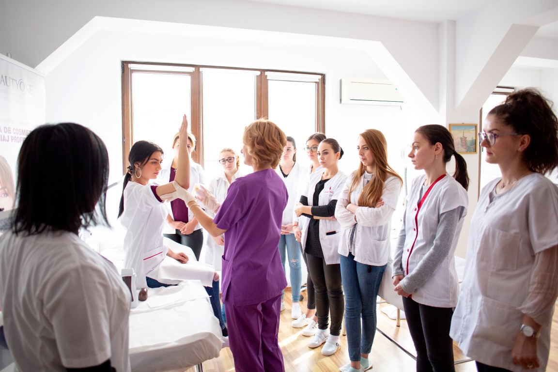 Curs de cosmetica fara liceu? Iata de ce acte ai nevoie pentru ...