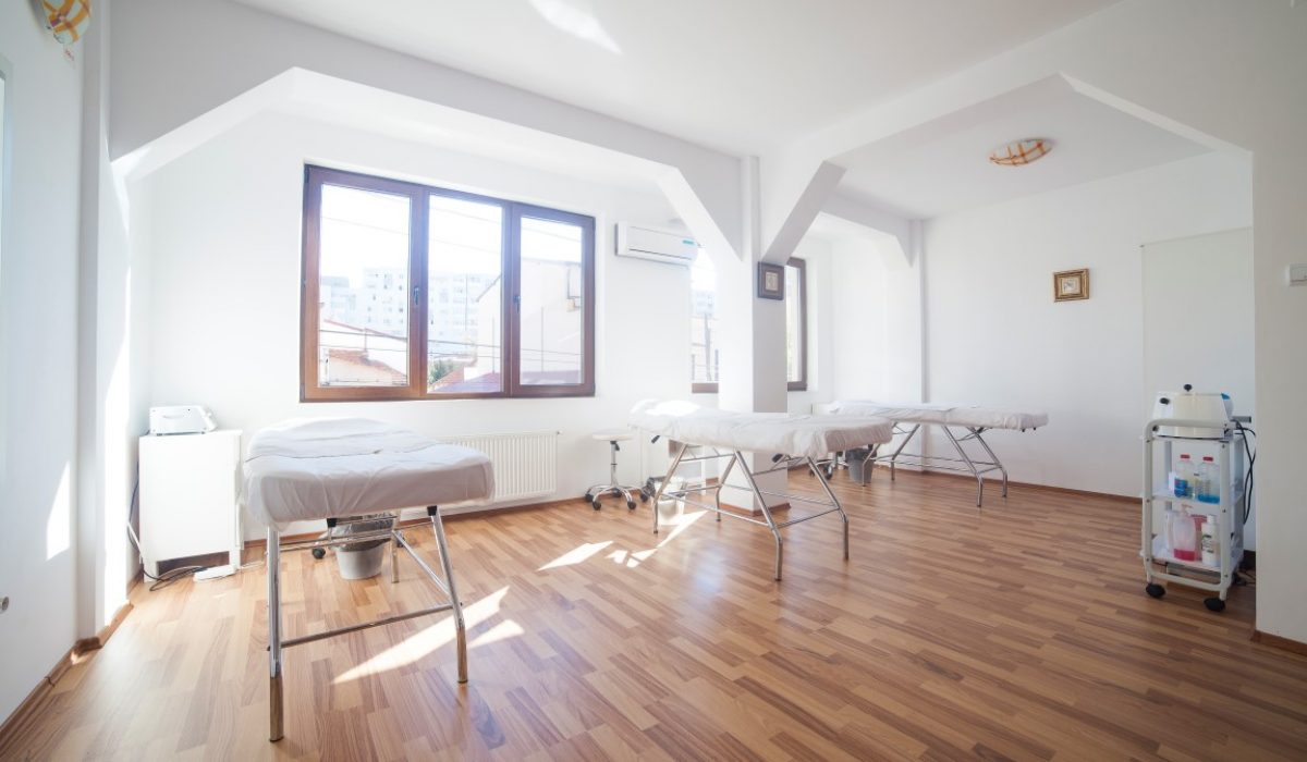 Curs rapid de cosmetica? Cat de repede poti sa profesezi.